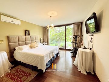 Venta Casa Condominio Los Bravos, interior. Colegio Craighousee