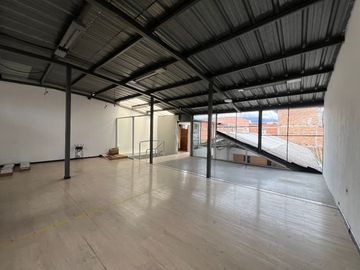 LOCAL COMERCIAL EN VENTA CENTRO HISTORICO-CUENCA