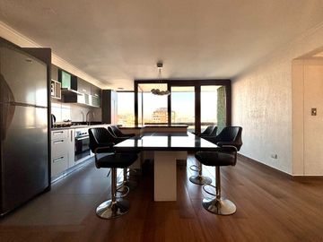 Se Vende Departamento Remodelado Y Amoblado, Estacionamiento. Providencia, Los Leones