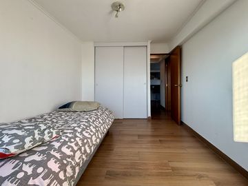 Se Vende Departamento Remodelado Y Amoblado, Estacionamiento. Providencia, Los Leones