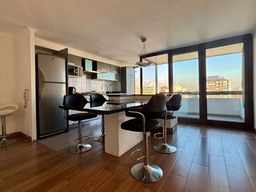 Se Vende Departamento Remodelado Y Amoblado, Estacionamiento. Providencia, Los Leones