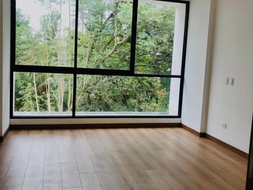 Venta Casa a Estrenar en Cumbayá, Conjunto Residencial de 9 casas, 266M² C. 385 M² T. $310.000