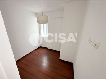 Vive con Estilo: Dúplex de 145 m² con Terraza y Vista Exterior en Surquillo