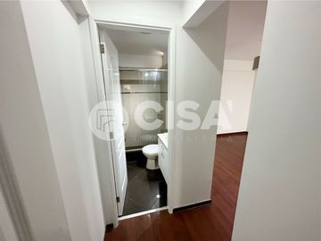 Vive con Estilo: Dúplex de 145 m² con Terraza y Vista Exterior en Surquillo