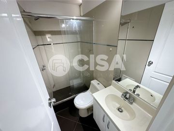 Vive con Estilo: Dúplex de 145 m² con Terraza y Vista Exterior en Surquillo