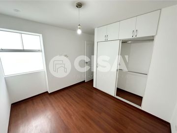 Vive con Estilo: Dúplex de 145 m² con Terraza y Vista Exterior en Surquillo