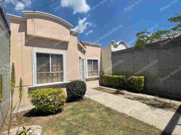 CASA EN VENTA EN LOS ARCOS IRAPUATO DE UNA PLANTA