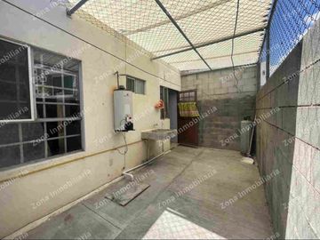 CASA EN VENTA EN LOS ARCOS IRAPUATO DE UNA PLANTA