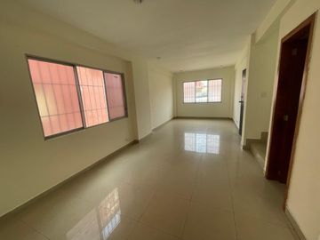URBANIZACION BRISAS DEL NORTE, VENDO PRECIOSA VILLA DOS PLANTAS, TRES DORMITORIOS, EXCELENTES ACABADOS, OPORTUNIDAD POR VIAJE