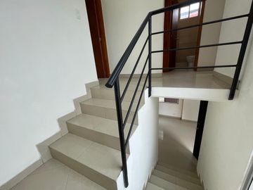 URBANIZACION BRISAS DEL NORTE, VENDO PRECIOSA VILLA DOS PLANTAS, TRES DORMITORIOS, EXCELENTES ACABADOS, OPORTUNIDAD POR VIAJE