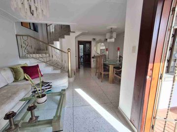 VENDO CASA ESQUINERA , SECTOR  BUENAVISTA