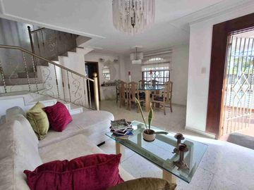 VENDO CASA ESQUINERA , SECTOR  BUENAVISTA