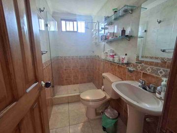 VENDO CASA ESQUINERA , SECTOR  BUENAVISTA