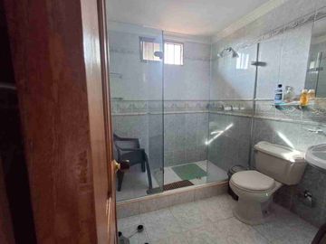 VENDO CASA ESQUINERA , SECTOR  BUENAVISTA