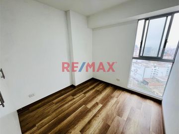 Departamento Con Vista Exterior Con Cochera Y Deposito En Pueblo Libre