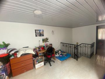 Casa muy Amplia en Conjunto cerrado
