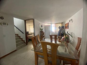 Casa muy Amplia en Conjunto cerrado