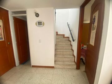Casa muy Amplia en Conjunto cerrado