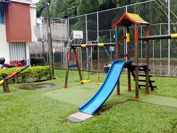 Casa muy Amplia en Conjunto cerrado