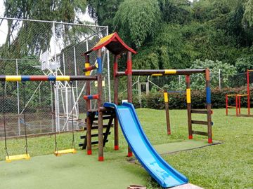 Casa muy Amplia en Conjunto cerrado