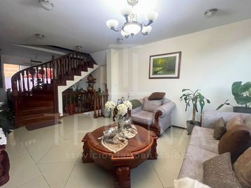 CASA INDEPENDIENTE EN URBANIZACION PRIVADA PORTAL DE LA HACIENDA SANGOLQUI