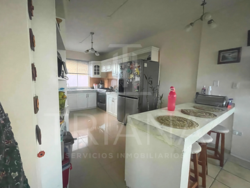 CASA INDEPENDIENTE EN URBANIZACION PRIVADA PORTAL DE LA HACIENDA SANGOLQUI
