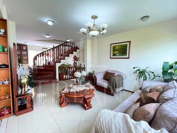 CASA INDEPENDIENTE EN URBANIZACION PRIVADA PORTAL DE LA HACIENDA SANGOLQUI