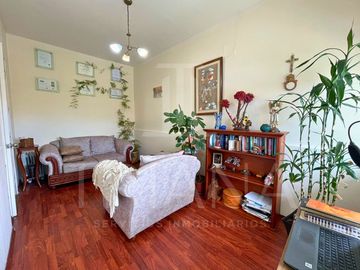 CASA INDEPENDIENTE EN URBANIZACION PRIVADA PORTAL DE LA HACIENDA SANGOLQUI