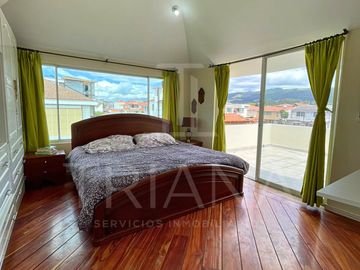 CASA INDEPENDIENTE EN URBANIZACION PRIVADA PORTAL DE LA HACIENDA SANGOLQUI