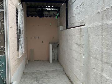 En venta casa rentera en alborada 5ta etapa. (JP)