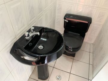 Casa de venta sector cochapamba dentro de conjunto cerca a la occidental