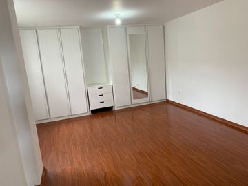 Casa de venta sector cochapamba dentro de conjunto cerca a la occidental