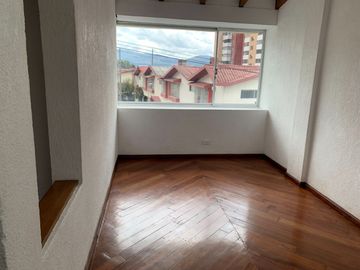 Casa de venta sector cochapamba dentro de conjunto cerca a la occidental