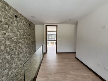 Casa nueva en venta lista para vivir en Challuabamba, en condominio privado