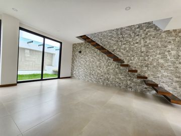 Casa nueva en venta lista para vivir en Challuabamba, en condominio privado