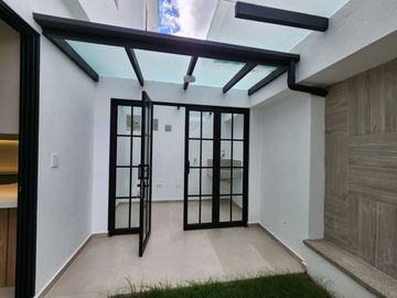 Casa nueva en venta lista para vivir en Challuabamba, en condominio privado