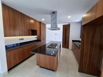 CASA EN VENTA EN LOMAS PUNTA DEL ESTE LEÓN, GTO. CASA DE UNA PLANTA CERCA DE BLV LAS TORRES.
