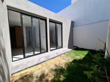CASA EN VENTA EN LOMAS PUNTA DEL ESTE LEÓN, GTO. CASA DE UNA PLANTA CERCA DE BLV LAS TORRES.