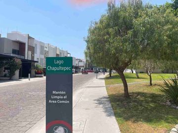Cañadas Del Lago, Corregidora, Venta De Casa En Fraccionamiento.