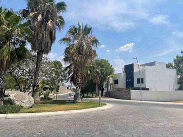 Cañadas Del Lago, Corregidora, Venta De Casa En Fraccionamiento.