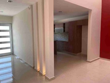 Cañadas Del Lago, Corregidora, Venta De Casa En Fraccionamiento.