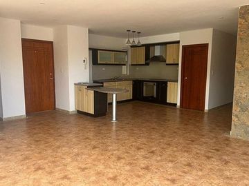 SE RENTA DEPARTAMENTO LUJOSO FRENTE AL ORO VERDE