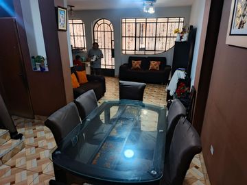 Casa la Venta en Ramon Carcamo, Cercado de Lima