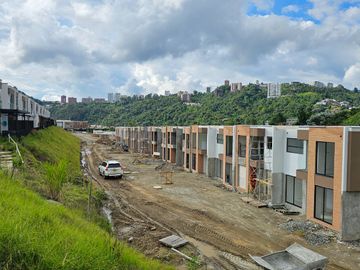 VENDO AMPLIA Y PRECIOSA CASA EN EL SECTOR DE LA FLORIDA DE 135m2, RETIRO FLORIDA