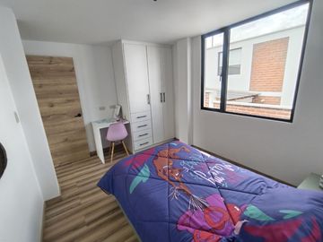 🏡 CASA A ESTRENAR EN PUEMBO – CONJUNTO TRIANA