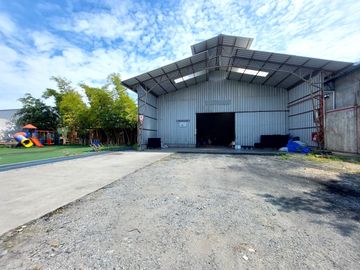 Venta de Terreno 2000 m² con Bodegas y Oficinas 1200 m² en Duran, Zona Industrial