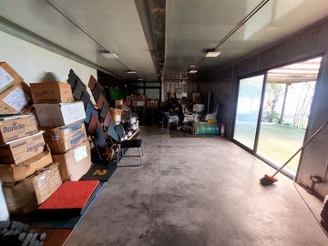 Venta de Terreno 2000 m² con Bodegas y Oficinas 1200 m² en Duran, Zona Industrial