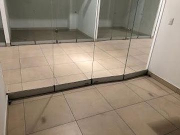 VENDO STAND COMERCIAL EN LA VICTORIA COMERCIAL GAMA 2DO NIVEL