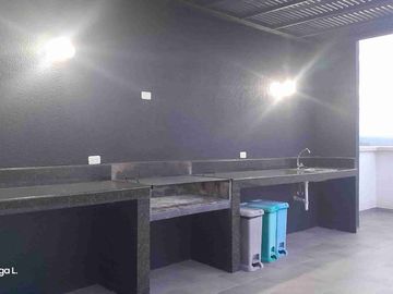 Venta de Departamento Moderno en Tumbaco Edificio con Piscina, Sector a 2 Cuadras de Supermercado Tía de Tumbaco cerca a la Ruta Viva