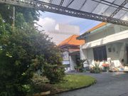 Rumah jl Slamet pusat kota Surabaya strategis, pinggir jalan raya